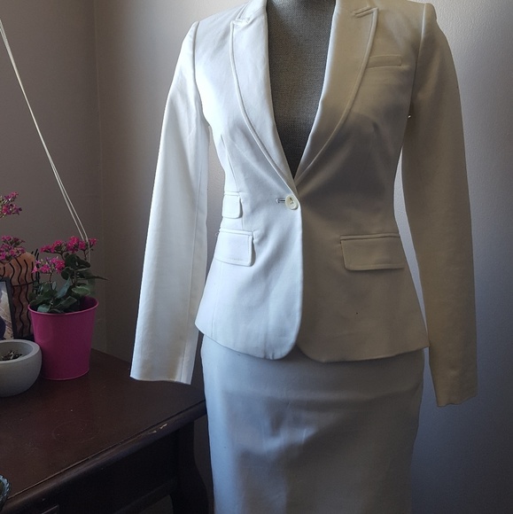 Banana Republic Dresses & Skirts - Banana Republic White Skirt Suit